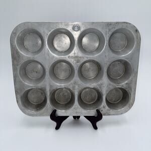Vintage Chilton Ware 604-1 Aluminum Cupcake Muffin 12 Tin Pan Baking Kitchen